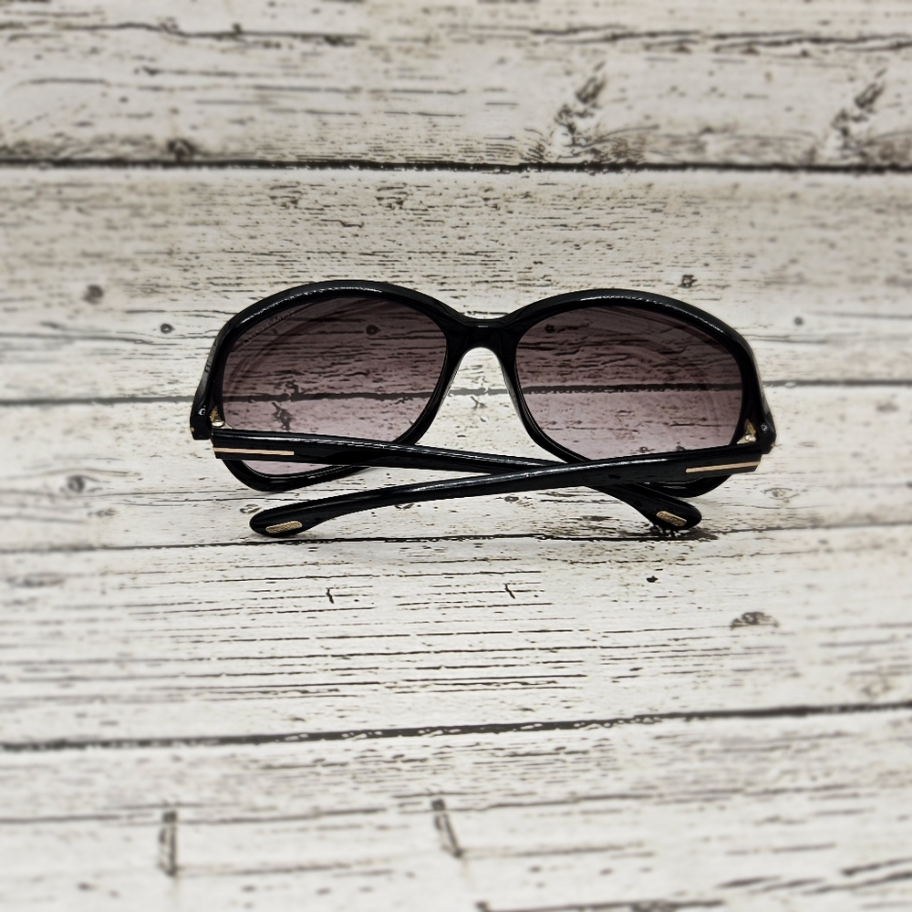 Tom Ford Sheila Women's Sunglasses Black frame Gray gradient lens case - Picture 6 of 6